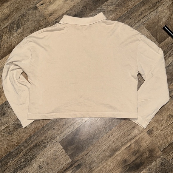 Zara Cream Colored Cropped Sweatshirt With Collar and button up front - Picture 3 of 3